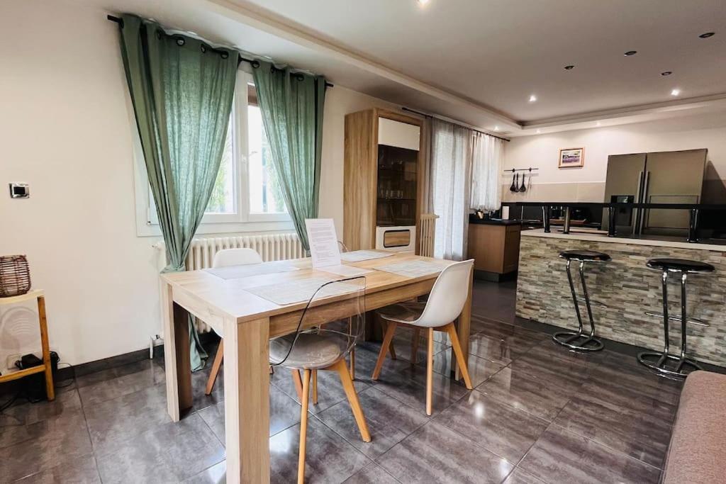 Appartement Proche Centre Ville Avec Parking Gratuit อานซี ภายนอก รูปภาพ